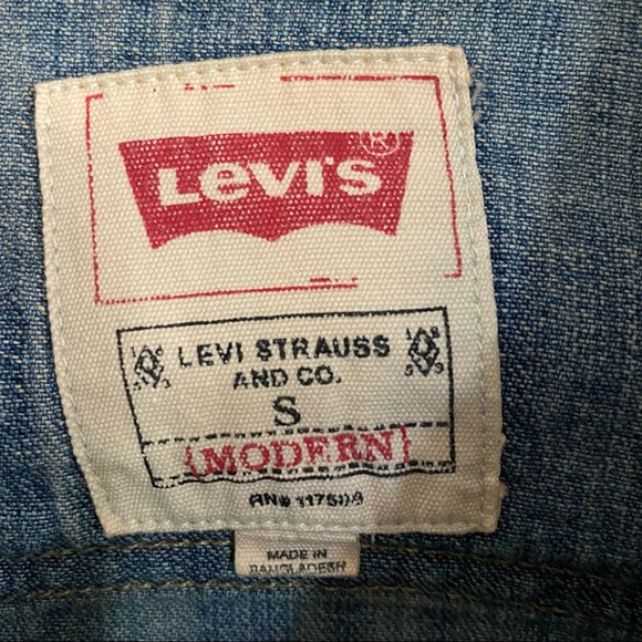 LEVI’S Shacket - Picture 3 of 6